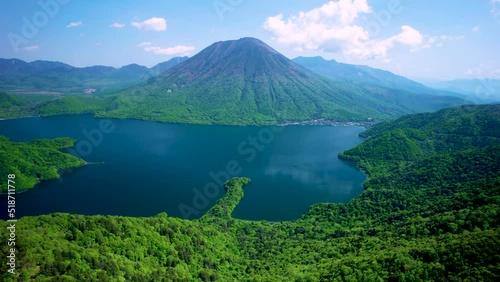 奥日光の男体山と中禅寺湖を空撮
