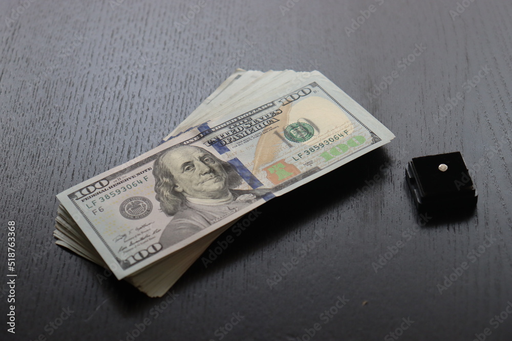 pack of dollars and diamonds