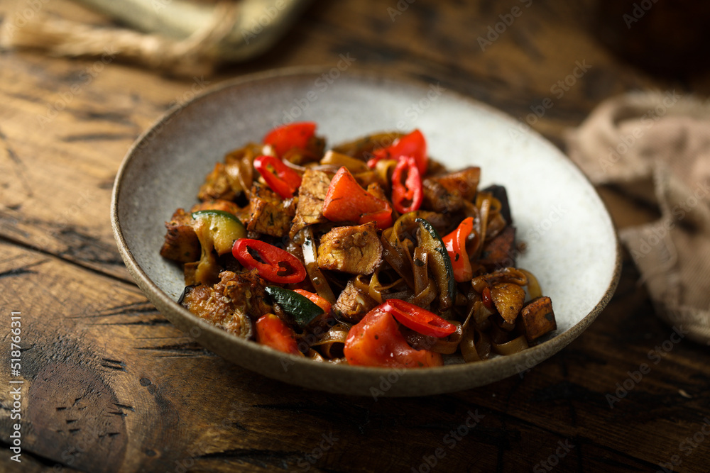 Stir fry noodles with vegetables