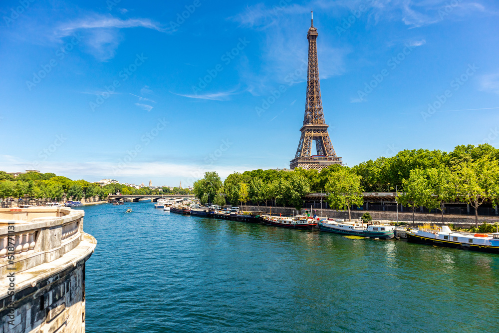 Fototapeta premium Erkundung der schönen Hauptstadt Frankreichs - Paris - Île-de-France - Frankreich