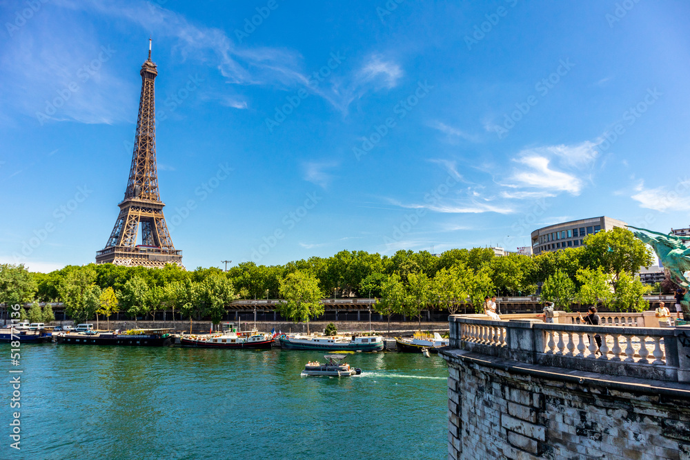 Fototapeta premium Erkundung der schönen Hauptstadt Frankreichs - Paris - Île-de-France - Frankreich