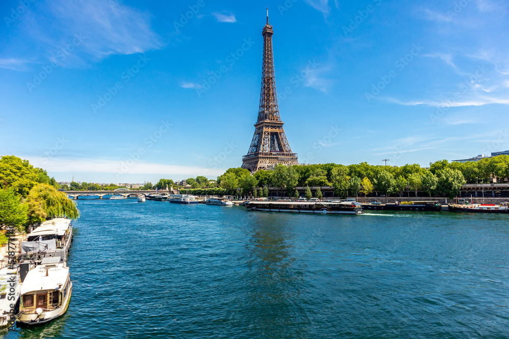 Naklejka premium Erkundung der schönen Hauptstadt Frankreichs - Paris - Île-de-France - Frankreich