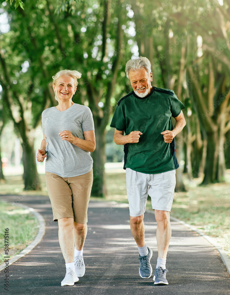 Foto Stock outdoor senior fitness woman man lifestyle active sport exercise  healthy fit runner couple running jogging elderly mature gray hair | Adobe  Stock
