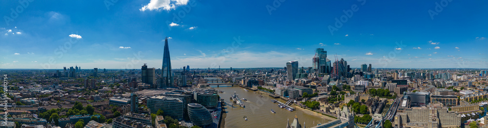 Obraz premium Aerial panorama of City of London and Thames River