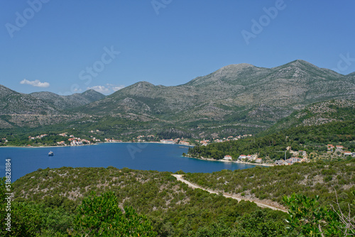 Fototapeta Naklejka Na Ścianę i Meble -  Lac de Bacina en Croatie 