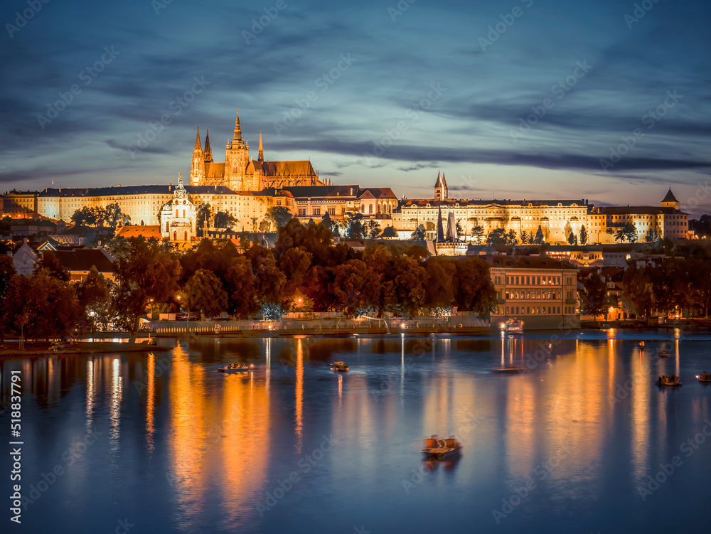 Naklejka premium Beautiful aerial view with the Prague Castle at sunset
