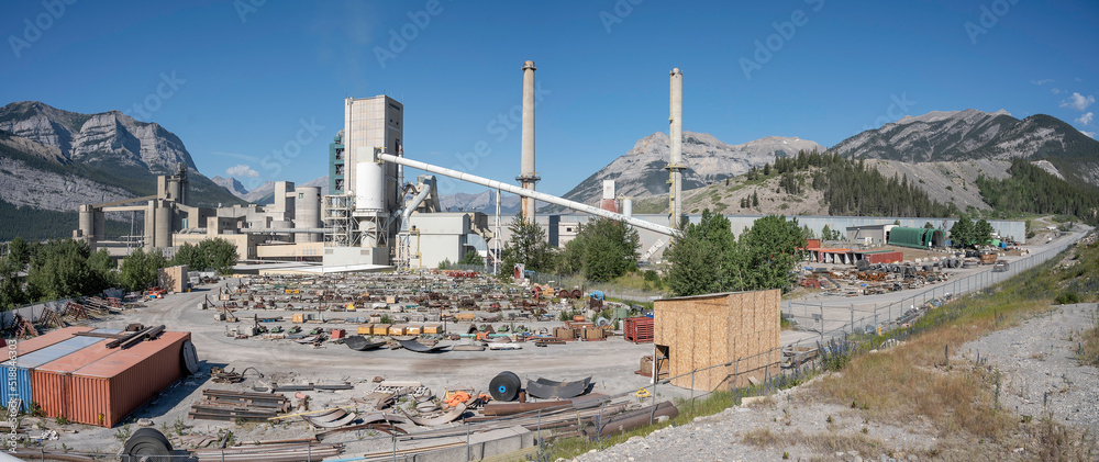 Overview of a cement plant in the Rocky Mountains