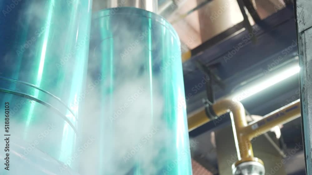 Cuarto de calderas con vapor 