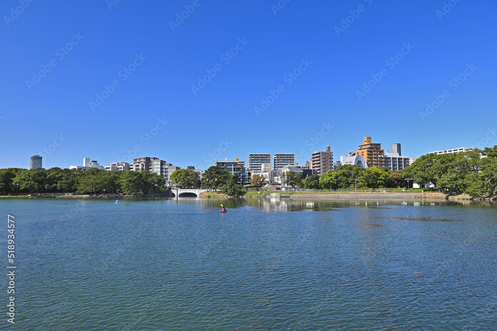 大濠公園「観月橋から望む大濠池」