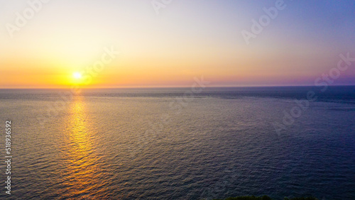 長崎県平戸市の大バエ灯台の夕日