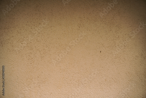 Obraz na płótnie Destroyed cracked wall background, brown light texture, paint streaks. w salonie