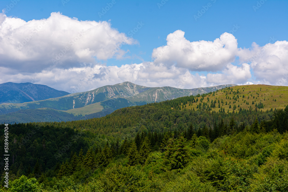 Fototapeta premium Outstanding view of Transalpina from Parang Mountains, Romania