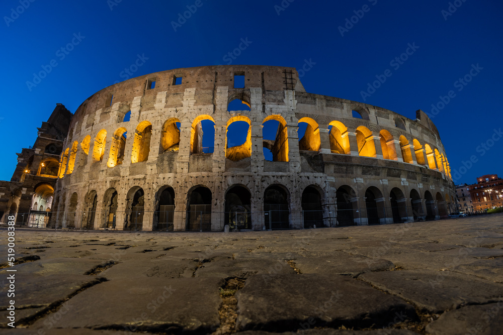 Coliseu de Roma a noite