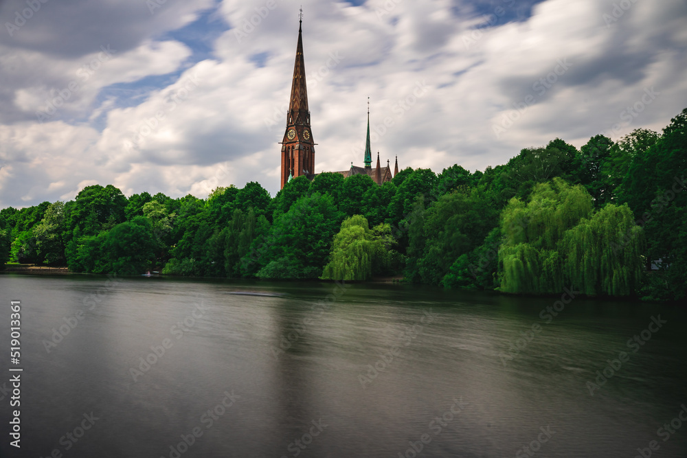 Fototapeta premium Kirche am Kanal 