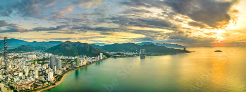 Obraz na płótnie The coastal city of Nha Trang seen from above on at dawn