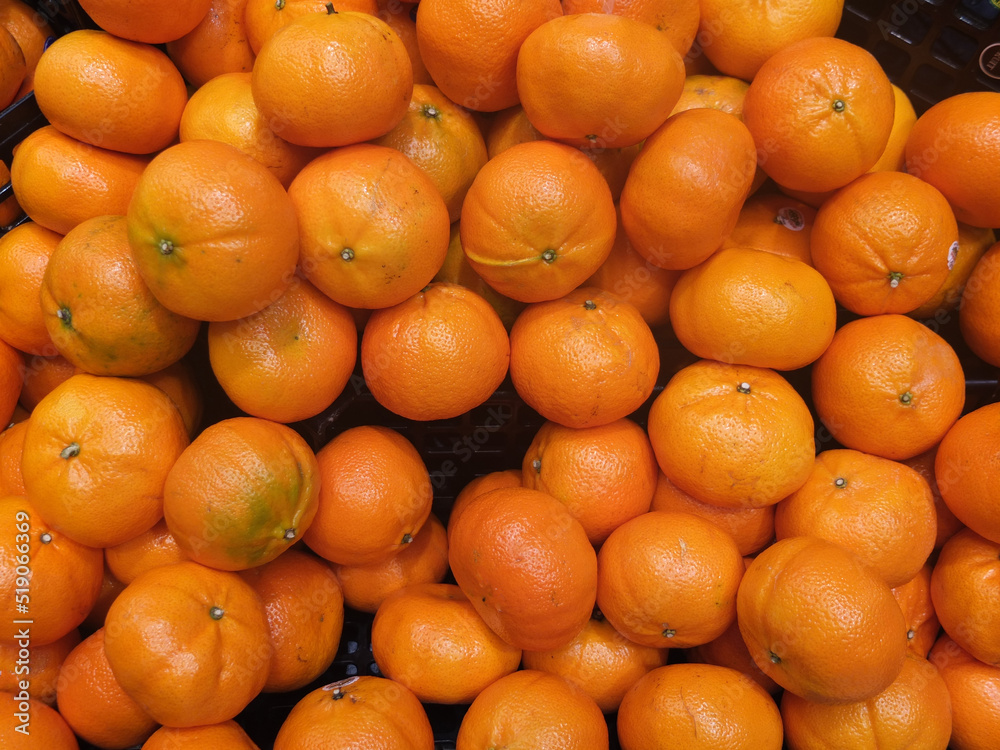 good quality fresh organic oranges that lots of vitamin C. 