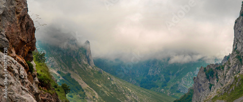 Collado Pand  bano  Mountain Range  Picos de Europa National Park  Asturias  Spain  Europe