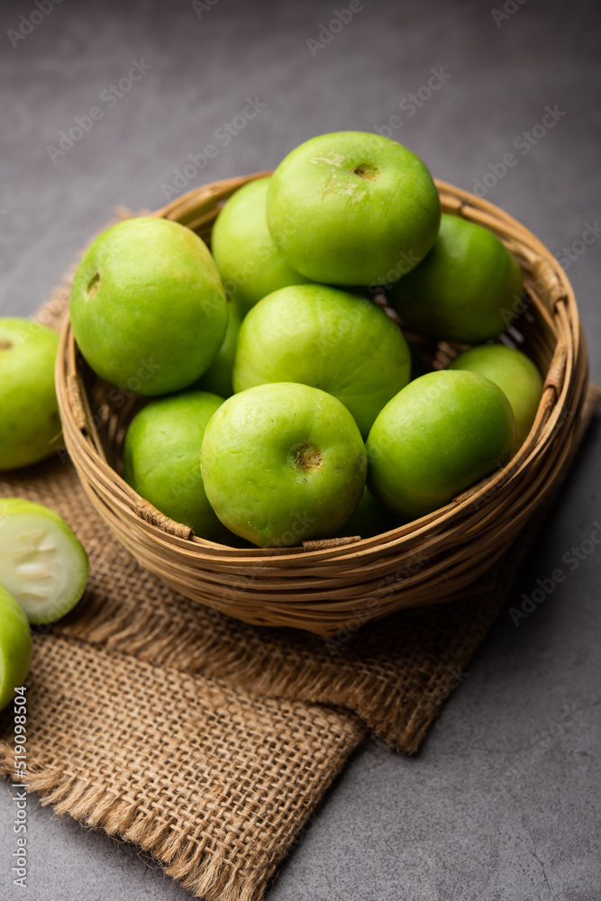Raw Tinda, tinde also called dhemse, Apple Gourd, Baby Pumpkin, Indian Squash Round Melon. Raw Tinda, tinde also called dhemse, Apple Gourd, Baby Pumpkin, Indian Squash Round Melon.