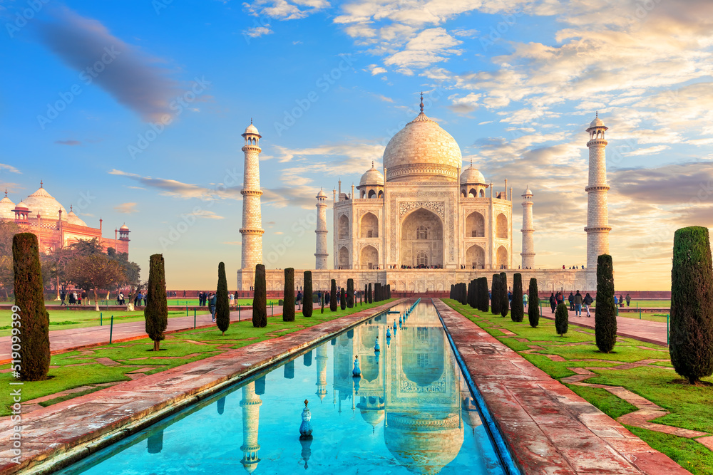 Wonder of the world of India, Taj Mahal Mausoleum, Uttar Pradesh, Agra - obrazy, fototapety, plakaty 