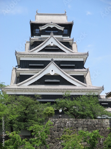 熊本地震から６年、修復工事が終わり復元された熊本城の大天守