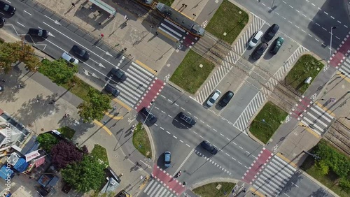 Aerial view of the intersection of Towarowa and Grzybowska streets.
Central frame at the intersection, passing cars and pedestrians. photo