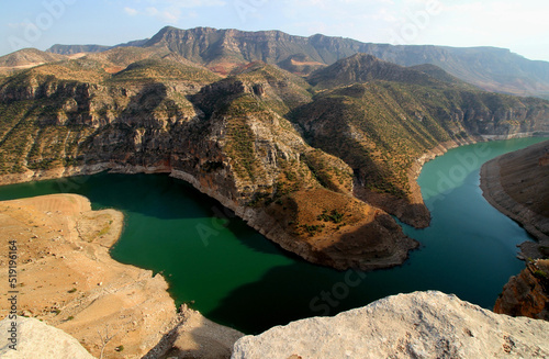 Tableau sur toile A mountain canyon and the Botan River (a tributary of the Tigris River) in a nat