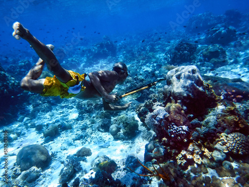Fototapeta Naklejka Na Ścianę i Meble -  Indonesia Alor Island - Sea nomads - Bajau - Spearfishing