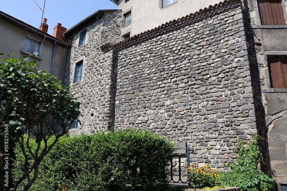 Maison typique du Cantal, vue de l'extérieur, ville de Saint Flour, département du Cantal, France