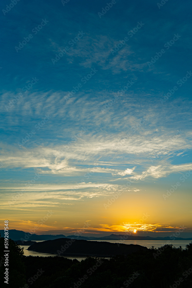 加太休暇村から見る淡路島に沈む夕日	