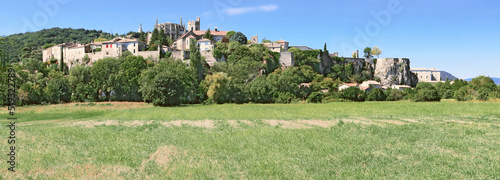 Village médiéval de Viviers-sur-Rhône dans le département de l' Ardèche. France.