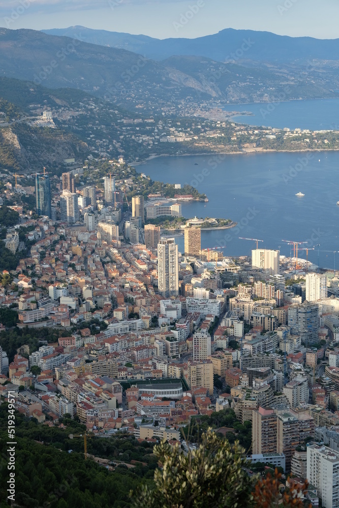 Paysage de la ville de Monaco en été