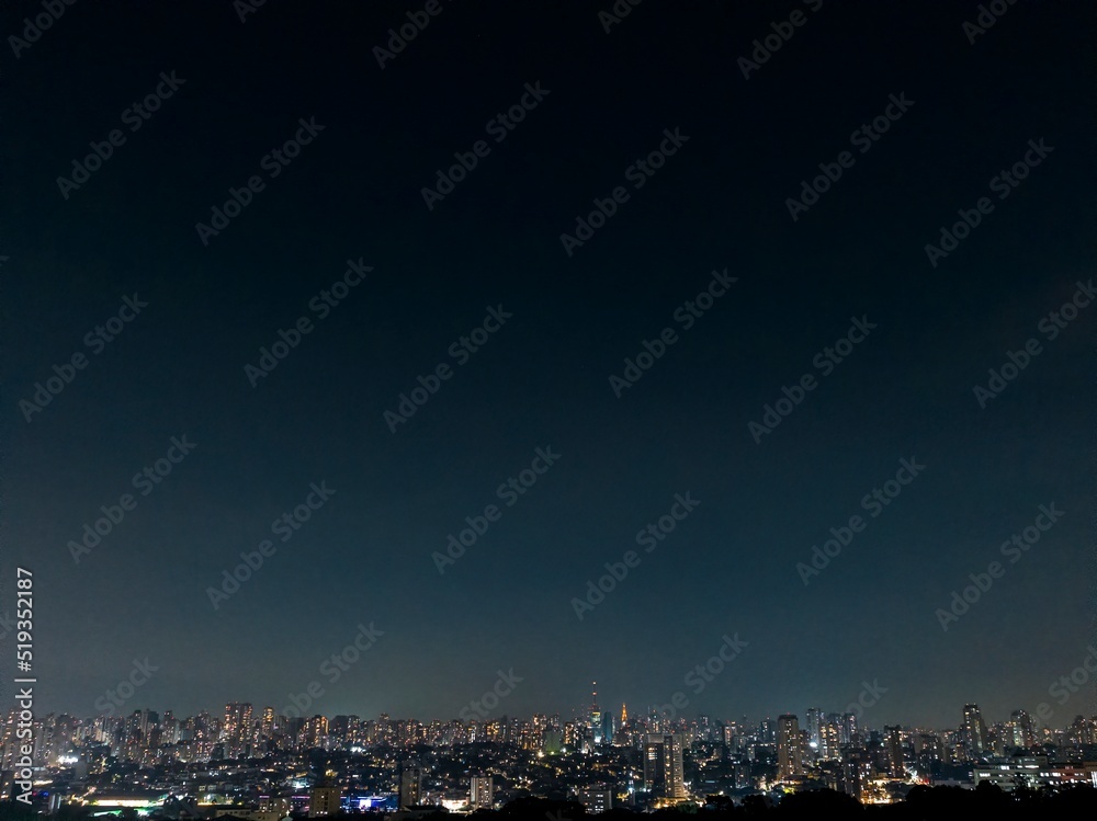 Foto aérea do bairro do Ipiranga em São Paulo, a noite