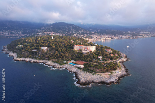 Fototapeta Naklejka Na Ścianę i Meble -  vue aérienne du Cap Martin en fin de journée en été - Roquebrune-Cap-Martin, Côte d'Azur