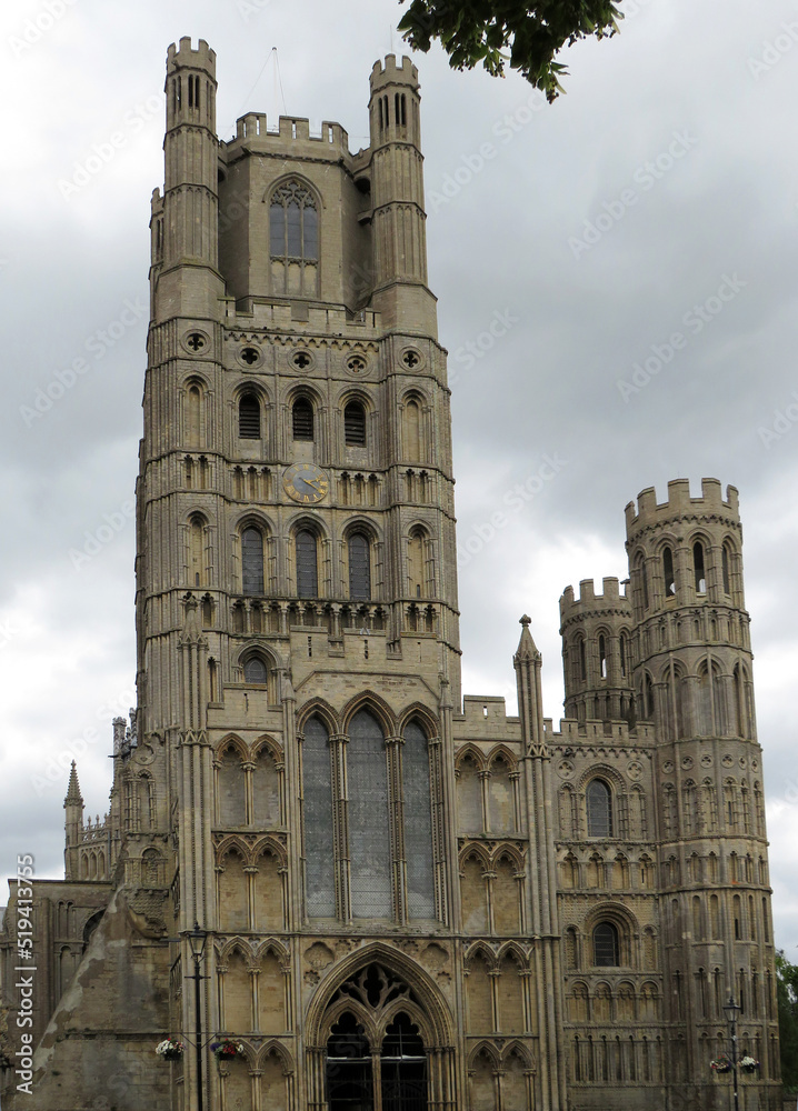 Norman Romanesque Cathedral of Ely. View of the main facade. 11th to 15th century.
Anglia. United Kingdom.