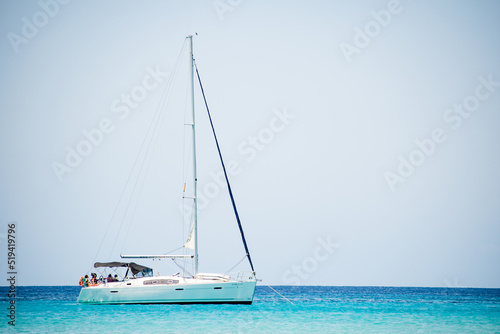 Embarcaciones en la isla de Menorca. Verano 2022.