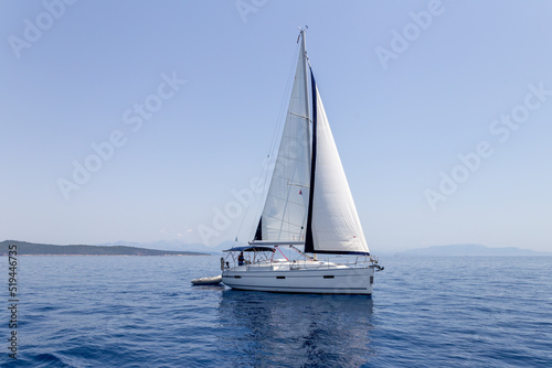 sailing on the sea © plasrhos