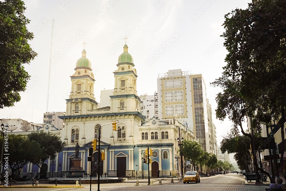 Obraz premium Iglesia en el centro de guayaquil