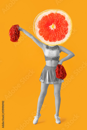 Beautiful cheerleader on co...