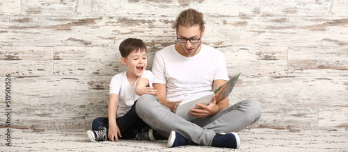 Father and his little son r...
