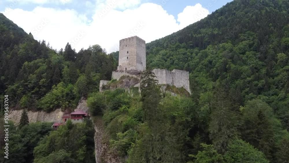 Zil Kale Castle, Rize, Turkiye. A drone rises and slowly introduces us to this historical cliffside fortress. A major tourist attraction in the Black Sea region. A tourism must-see Zil Kale Castle, Rize, Turkiye. A drone rises and slowly introduces us to this historical cliffside fortress. A major tourist attraction in the Black Sea region. A tourism must-see
