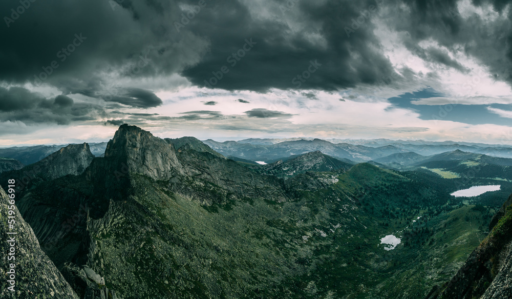 Fototapeta premium Before the storm, Ergaki Nature Park