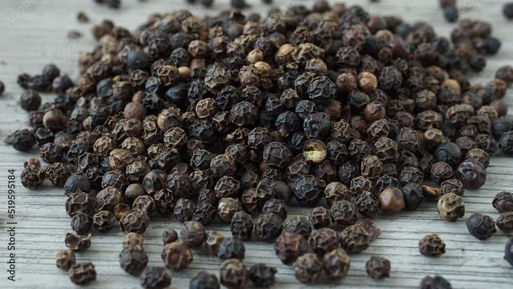 Peppercorns from a black pepper plant (Piper nigrum) Peppercorns from a black pepper plant (Piper nigrum)
