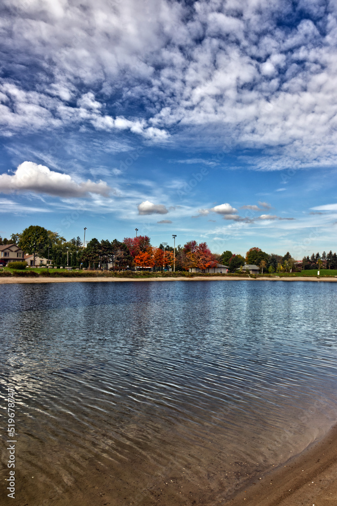 Obraz premium Beautiful cloud formation add to the fall charm - Fall in Central Ontario, Canada