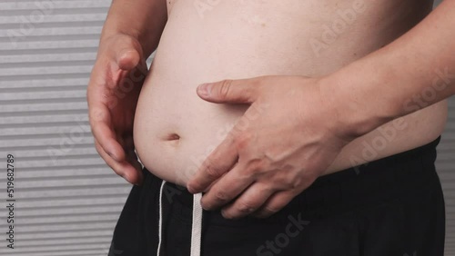 中高年の肥満男性のお腹