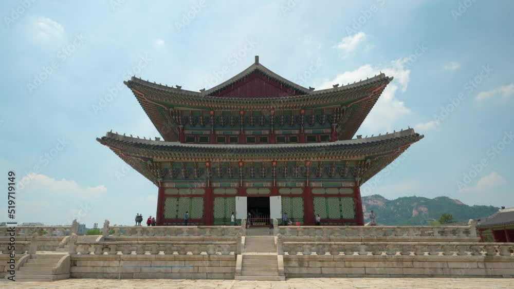 Geunjeongjeon Hall - Tourists walking in front of Geunjeongjeon King's Residence - Copy space Geunjeongjeon Hall - Tourists walking in front of Geunjeongjeon King's Residence - Copy space