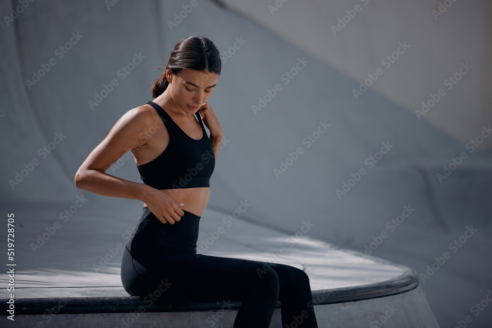 Obraz premium Woman resting after nice workout session