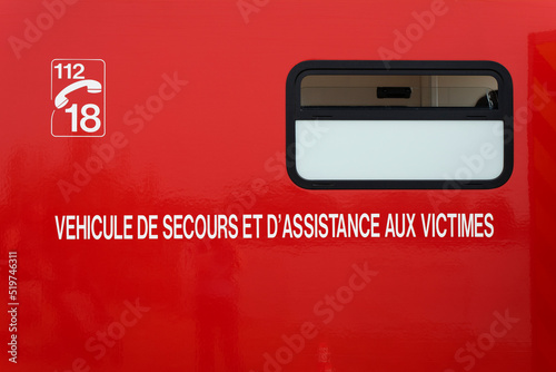 Véhicule de secours et d'assistance aux victimes des sapeurs-pompiers français