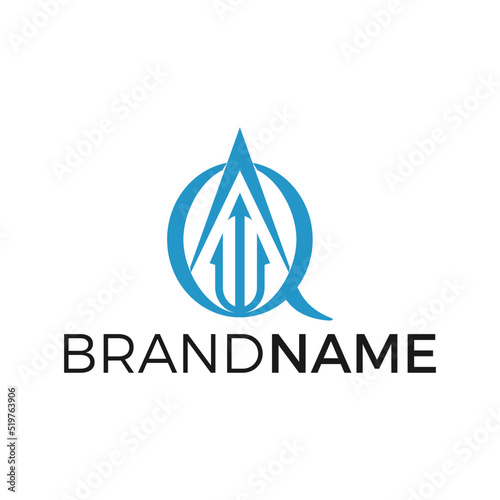 vector logo pictorial monogram of the letter Q with a trident spearhead inside