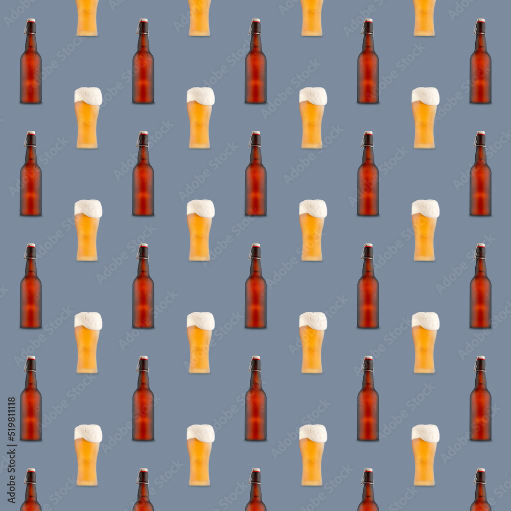 Seamless pattern of large beer glass full of beer with foam and bottles on gray background.
