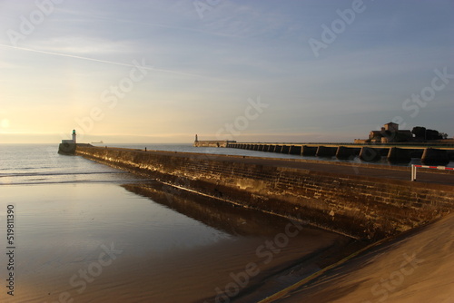 Les jetées aux Sables-d'Olonne au lever du jour